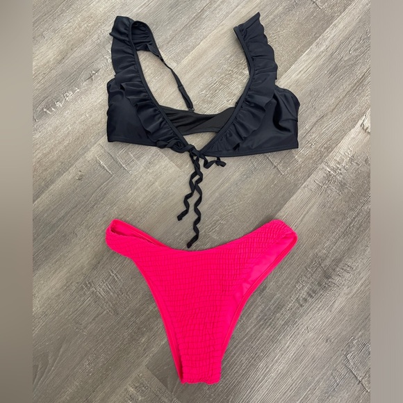 SHEIN Other - Shein Two Piece Swimsuit Set Size Medium Hot Pink and Black Bikini